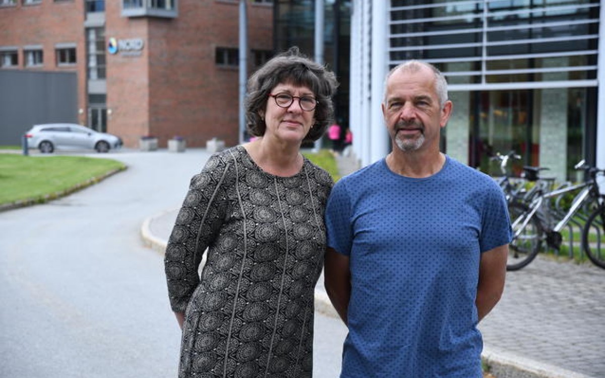 Nordlandsforsknings Merete Kvamme Fabritius og Jarle Løvland samler reiselivsaktører til dialog om forskningsstrategi. Foto: Thoralf Fagertun