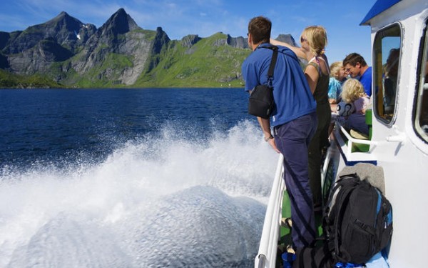 Forskere spør nå lofotturisten bl.a. om sine opplevelser. Foto: Bård Løken/www.nordnorge.com