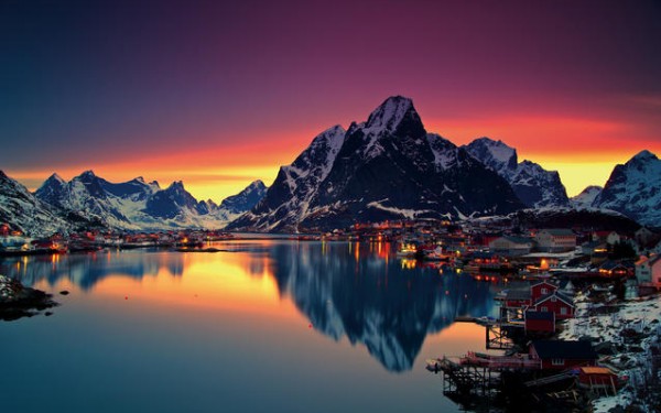 Utviklingen av reiselivsnæringen i Lofoten er viet et kapittel i boken. Foto: Christian Bothner / nordnorge.com