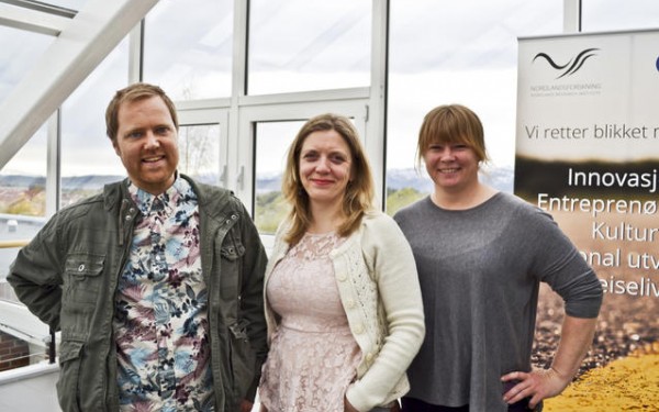 Frode Bjørgo, Ingrid Bay-Larsen og Ragnhild Holmen Waldahl er forskere og gründerne bak Lytring. Foto: Hanne Risa