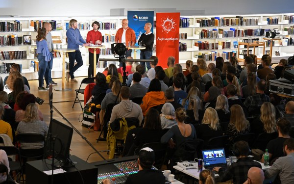 Lytring i Stormen bibliotek. Foto: Thoralf Fagertun